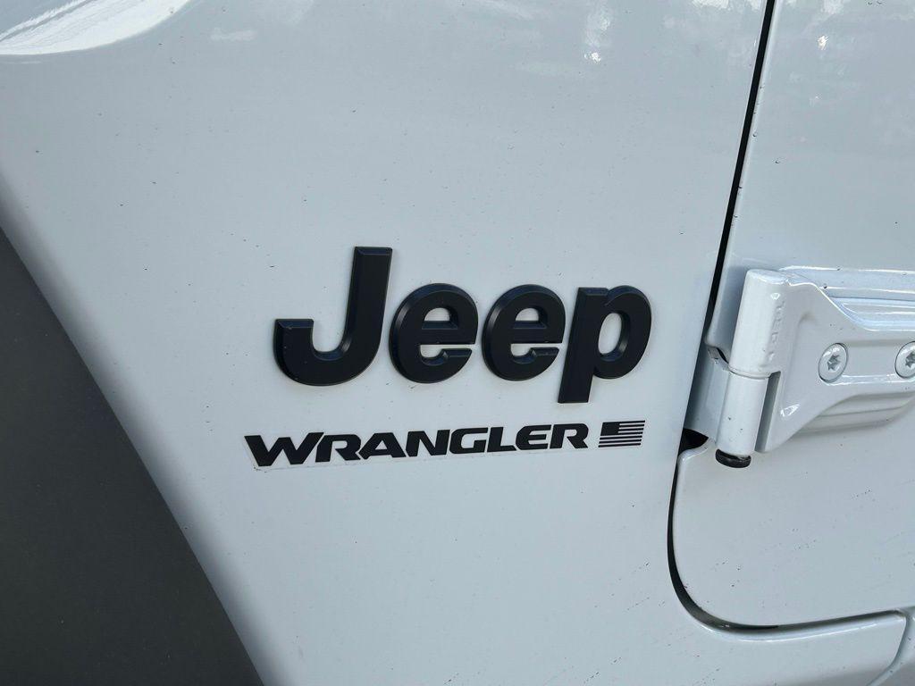 new 2025 Jeep Wrangler car, priced at $43,433