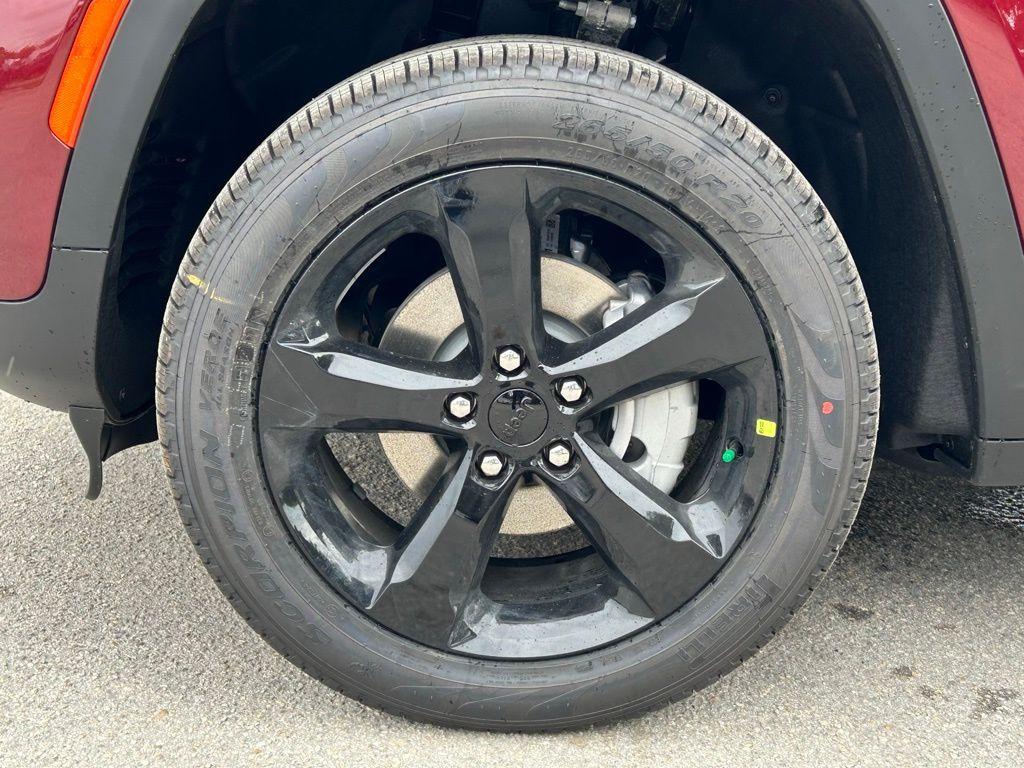 new 2025 Jeep Grand Cherokee car, priced at $42,820