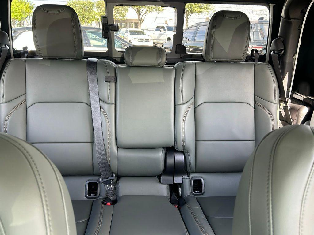 new 2025 Jeep Gladiator car, priced at $53,214