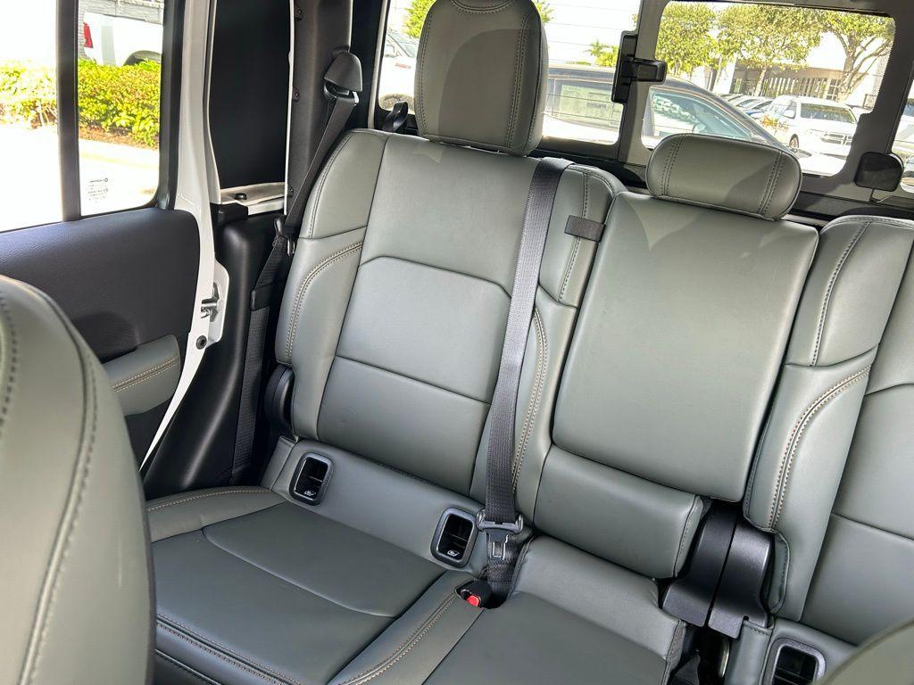 new 2025 Jeep Gladiator car, priced at $53,214