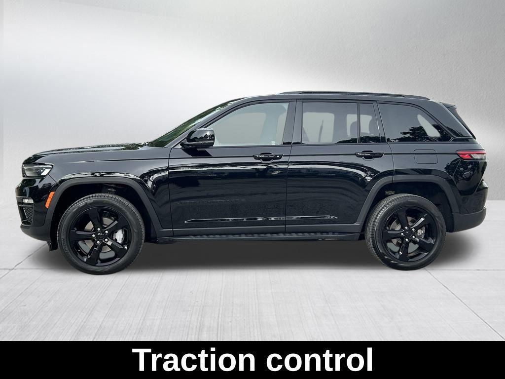 used 2024 Jeep Grand Cherokee car, priced at $39,956