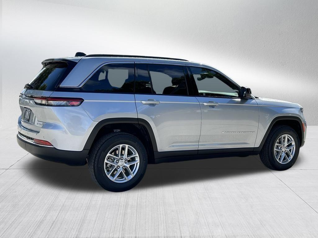 new 2025 Jeep Grand Cherokee car, priced at $33,991