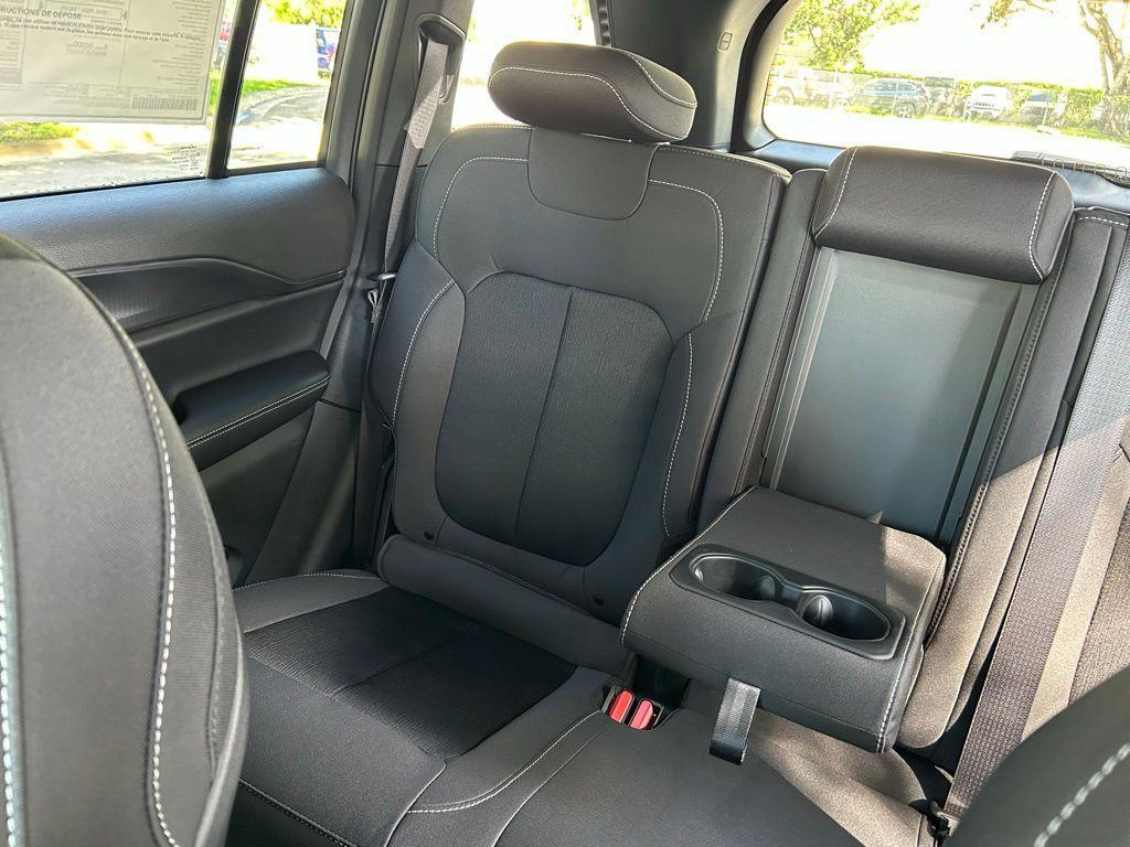 new 2025 Jeep Grand Cherokee car, priced at $33,991