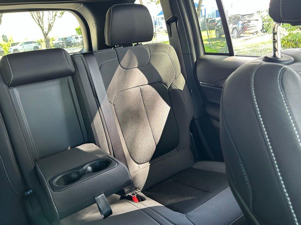 new 2025 Jeep Grand Cherokee car, priced at $33,991