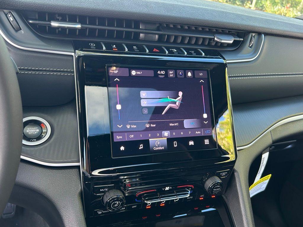 new 2025 Jeep Grand Cherokee car, priced at $33,991