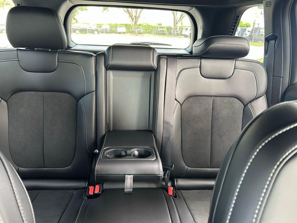 new 2025 Jeep Grand Cherokee car, priced at $38,857