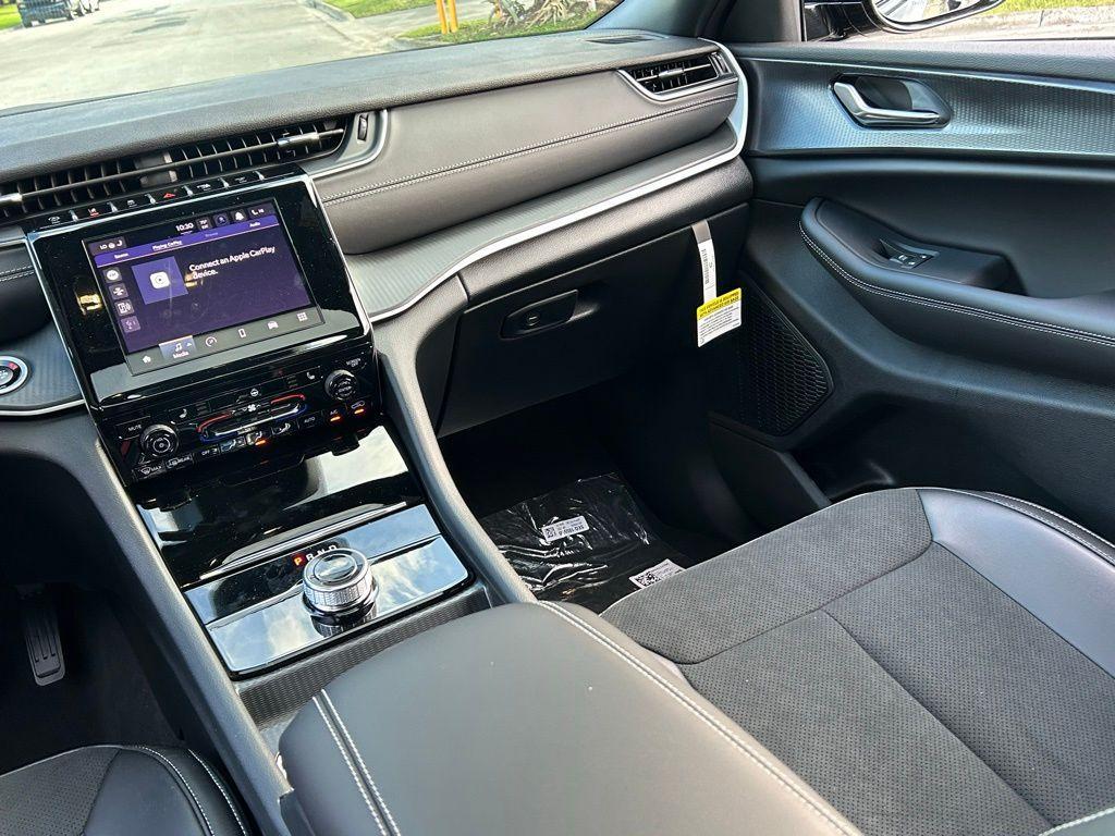 new 2025 Jeep Grand Cherokee L car, priced at $41,021