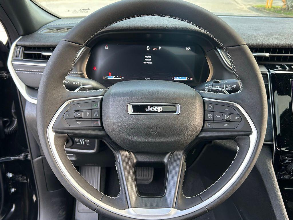 new 2025 Jeep Grand Cherokee L car, priced at $41,021