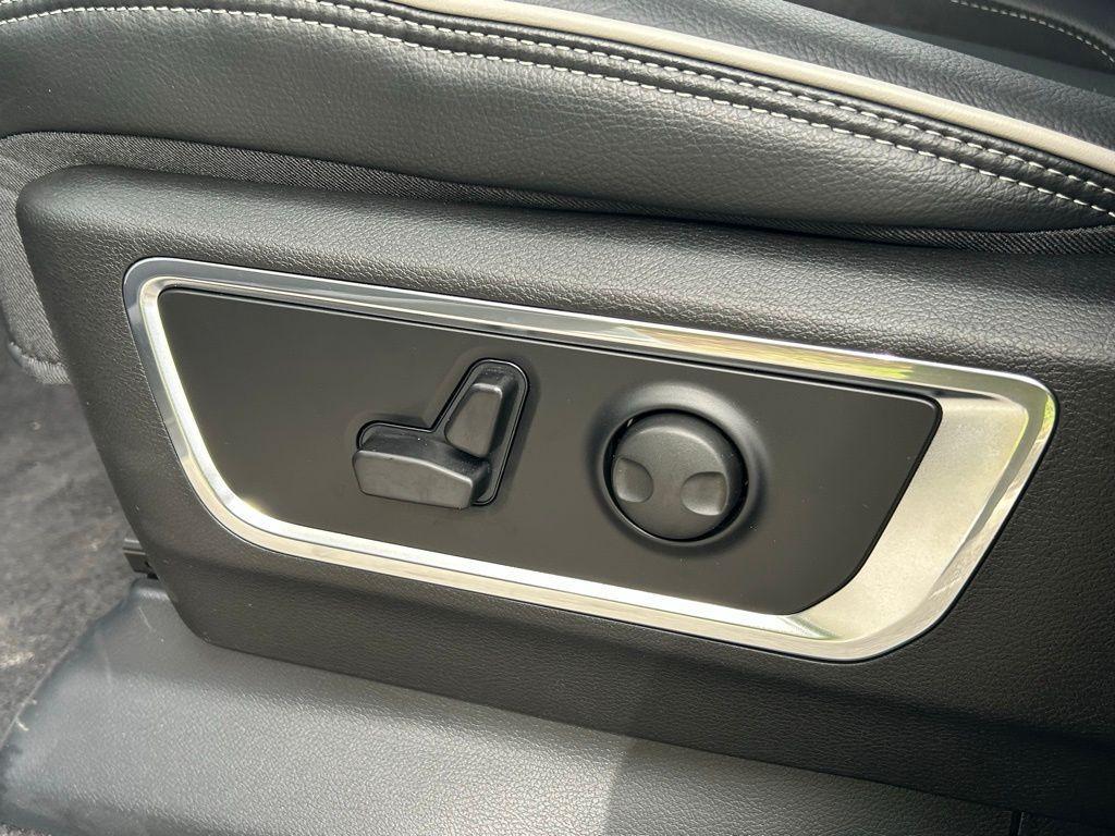new 2025 Ram 1500 car, priced at $60,176
