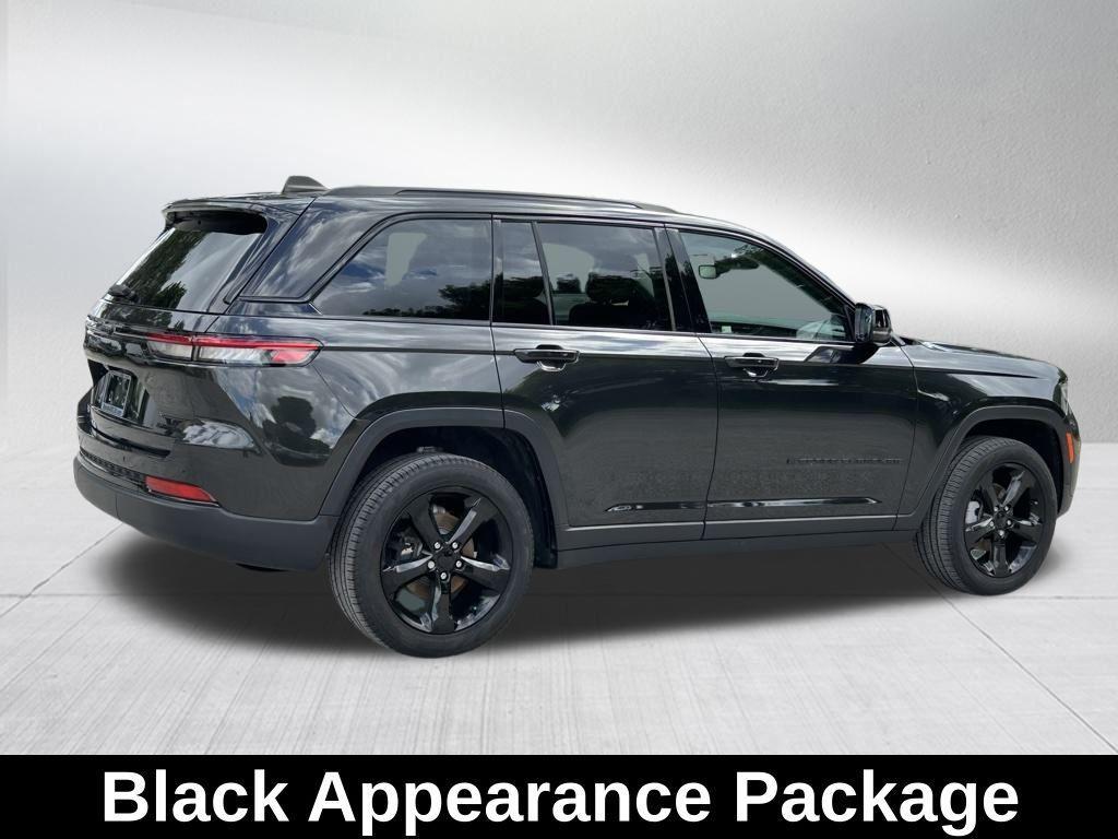 used 2024 Jeep Grand Cherokee car, priced at $35,996