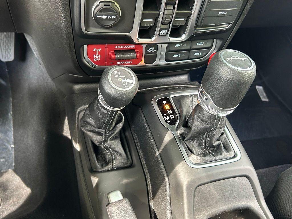 new 2025 Jeep Gladiator car, priced at $45,244