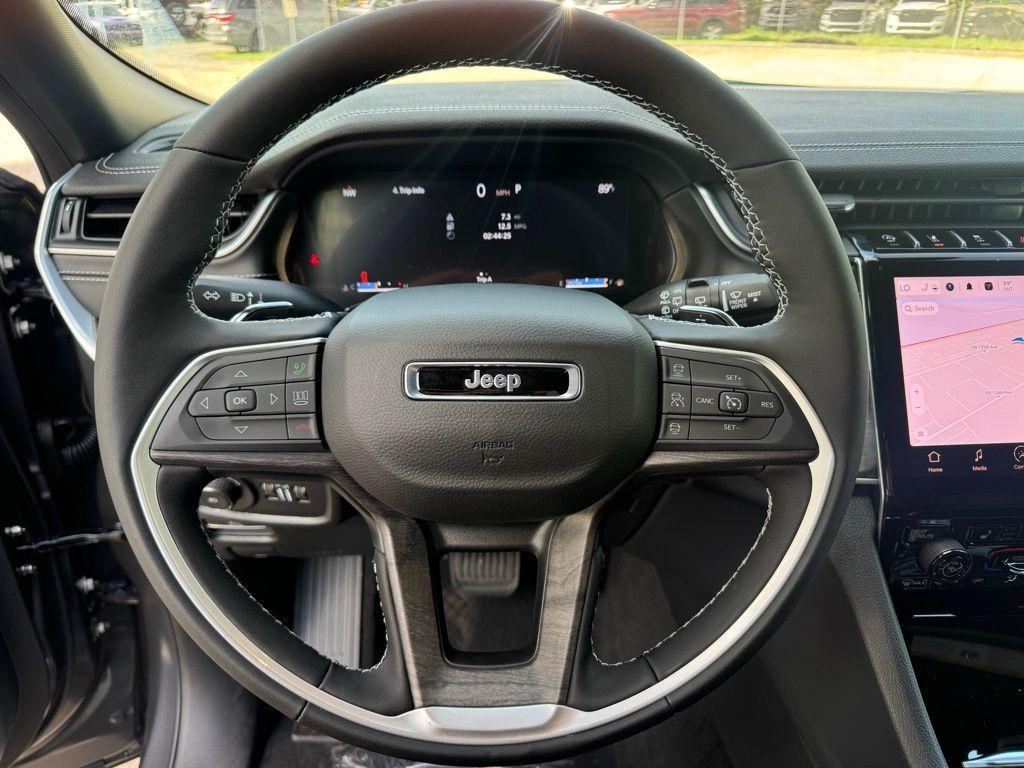 new 2025 Jeep Grand Cherokee car, priced at $43,518