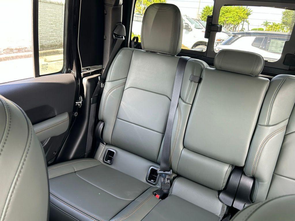 new 2025 Jeep Gladiator car, priced at $59,262