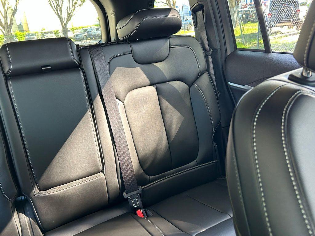 new 2025 Jeep Grand Cherokee car, priced at $39,589