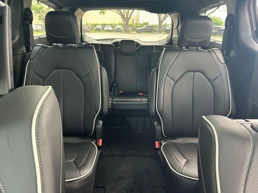 new 2025 Chrysler Pacifica car, priced at $49,928