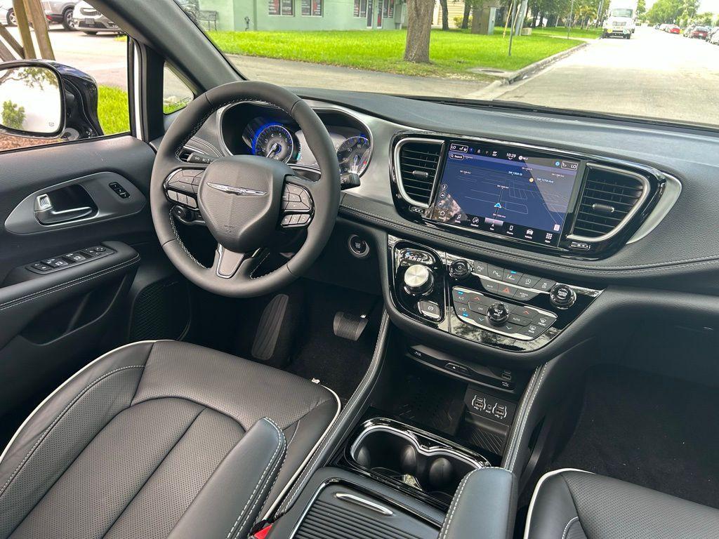 new 2025 Chrysler Pacifica car, priced at $49,928