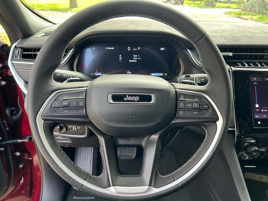 new 2025 Jeep Grand Cherokee car, priced at $33,377