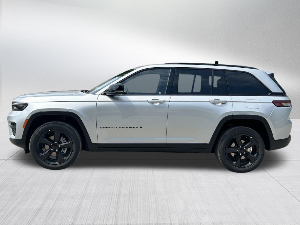 new 2024 Jeep Grand Cherokee car, priced at $37,736