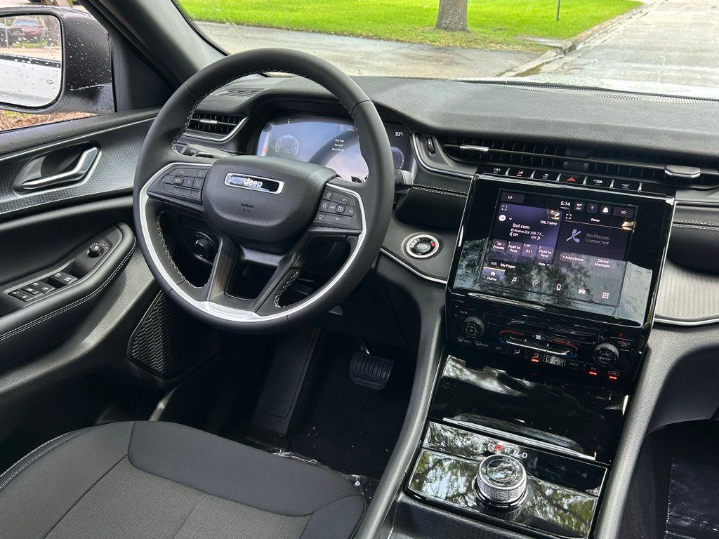 new 2025 Jeep Grand Cherokee L car, priced at $35,690