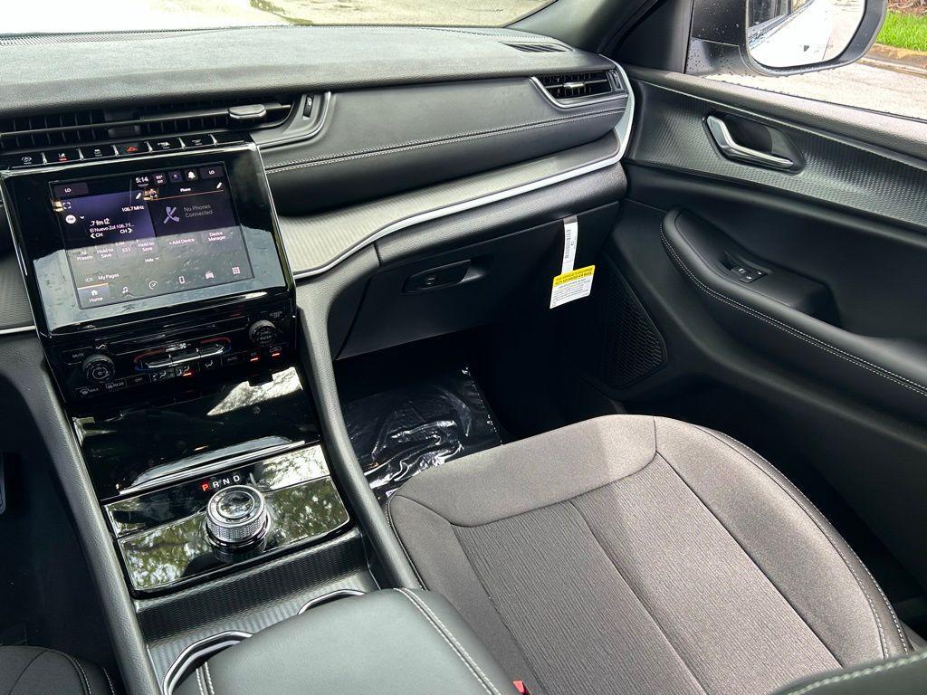 new 2025 Jeep Grand Cherokee L car, priced at $35,690