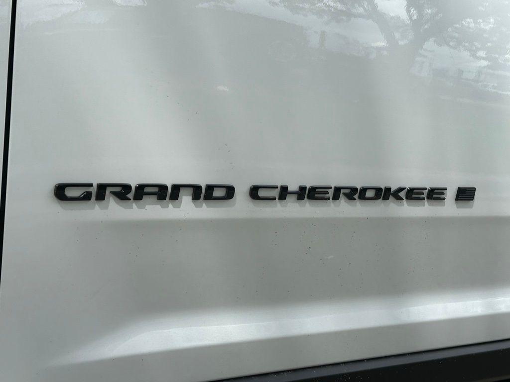 new 2025 Jeep Grand Cherokee car, priced at $42,971