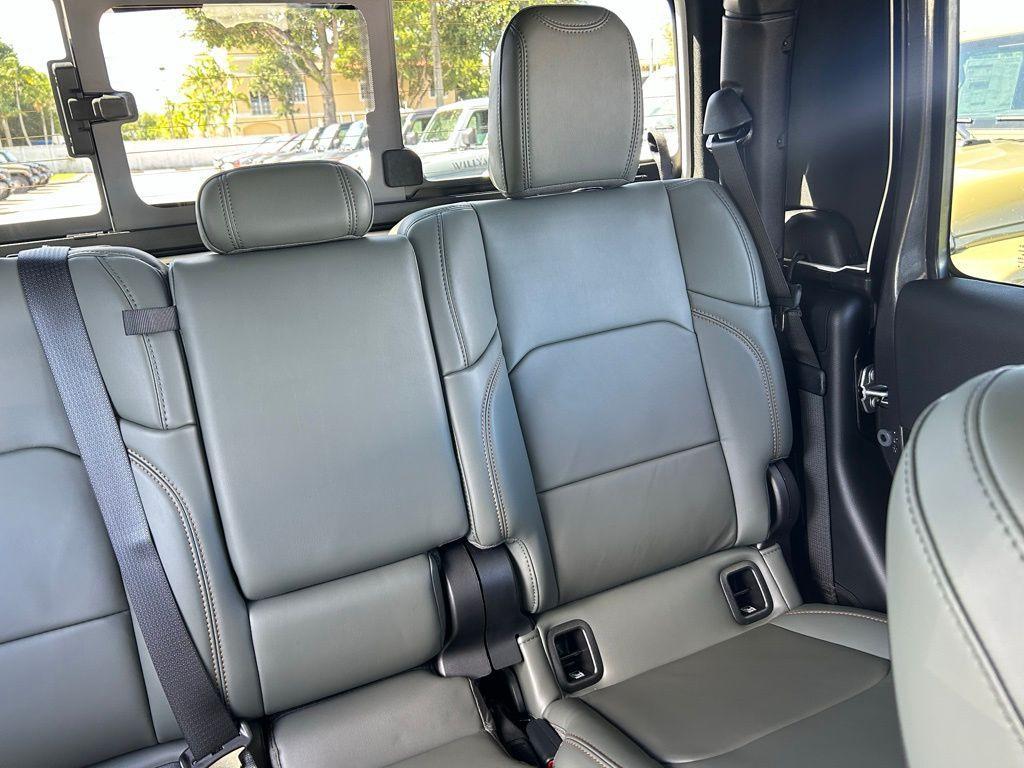 new 2025 Jeep Gladiator car, priced at $53,762