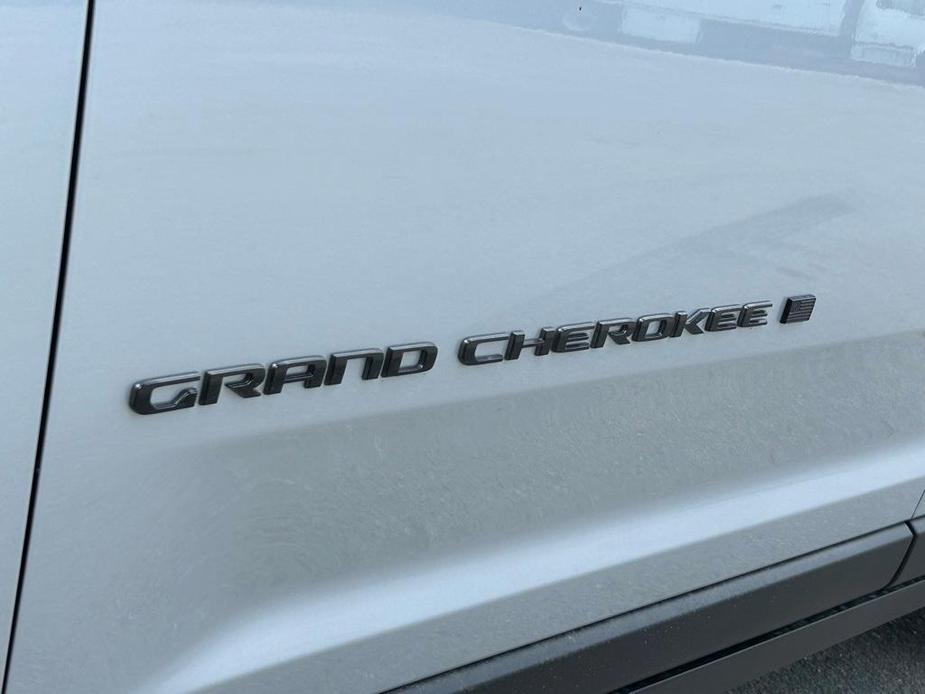 new 2024 Jeep Grand Cherokee car, priced at $44,208