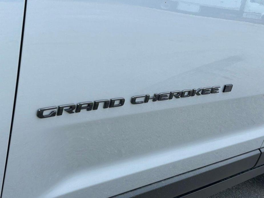 new 2024 Jeep Grand Cherokee car, priced at $37,107