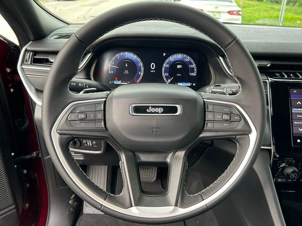 new 2024 Jeep Grand Cherokee car, priced at $34,978