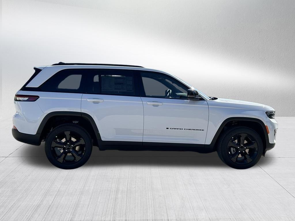 new 2025 Jeep Grand Cherokee car, priced at $38,452