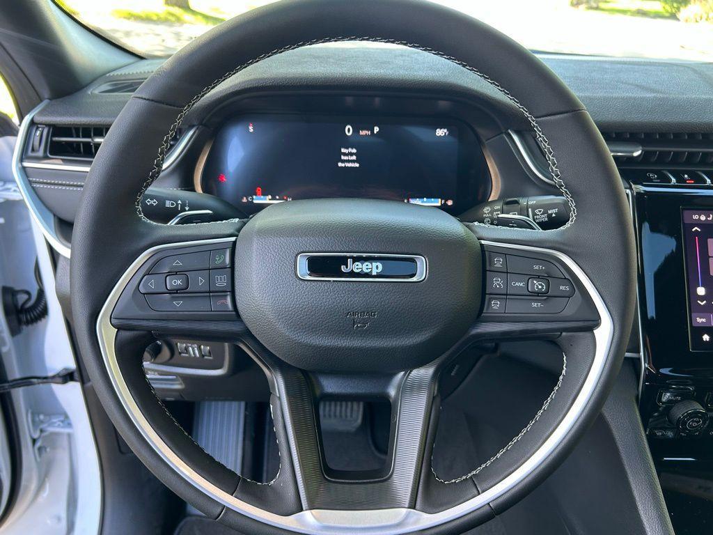 new 2025 Jeep Grand Cherokee car, priced at $38,452