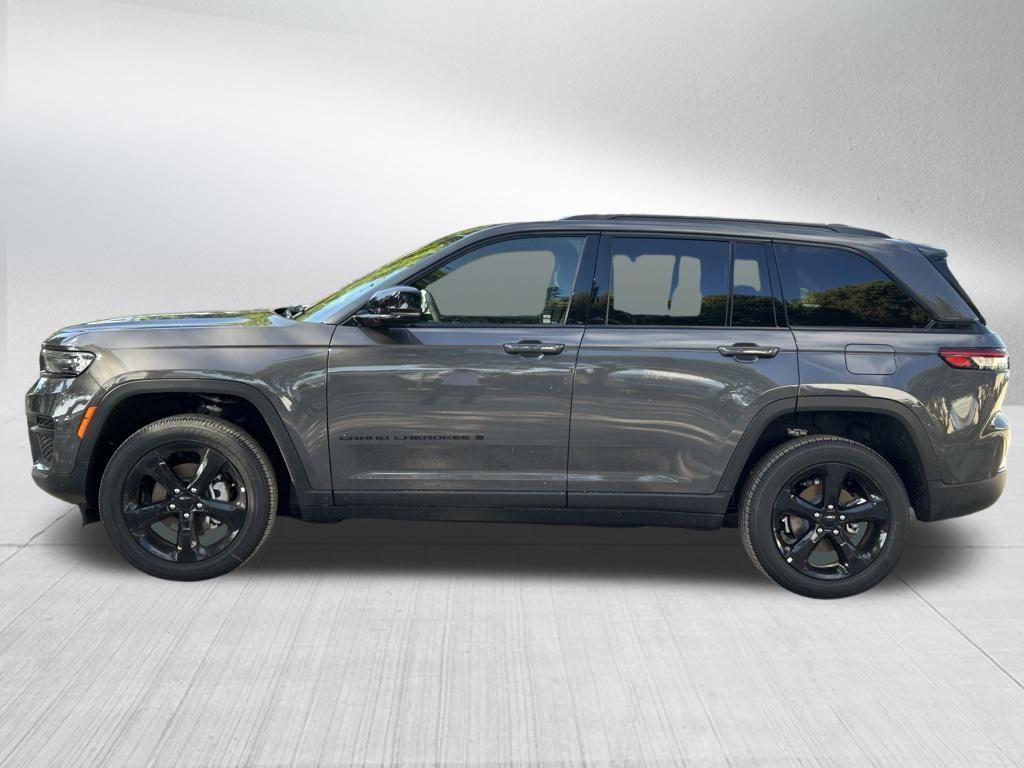 new 2025 Jeep Grand Cherokee car, priced at $41,821