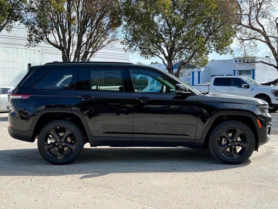 new 2024 Jeep Grand Cherokee car, priced at $41,623