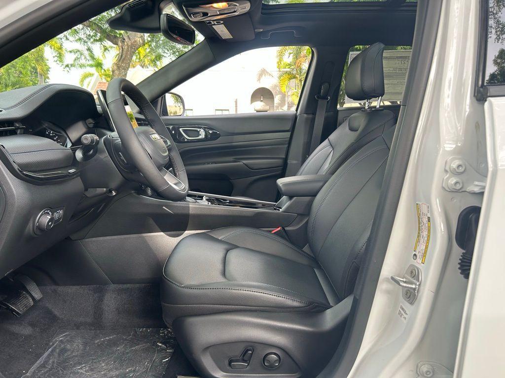 new 2025 Jeep Compass car, priced at $34,757