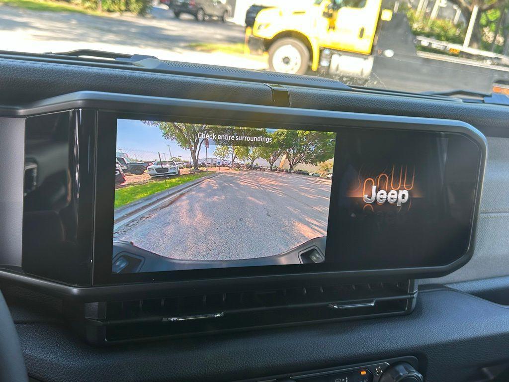 new 2025 Jeep Gladiator car, priced at $45,947