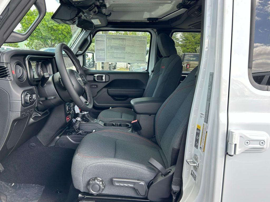 new 2025 Jeep Gladiator car, priced at $44,537