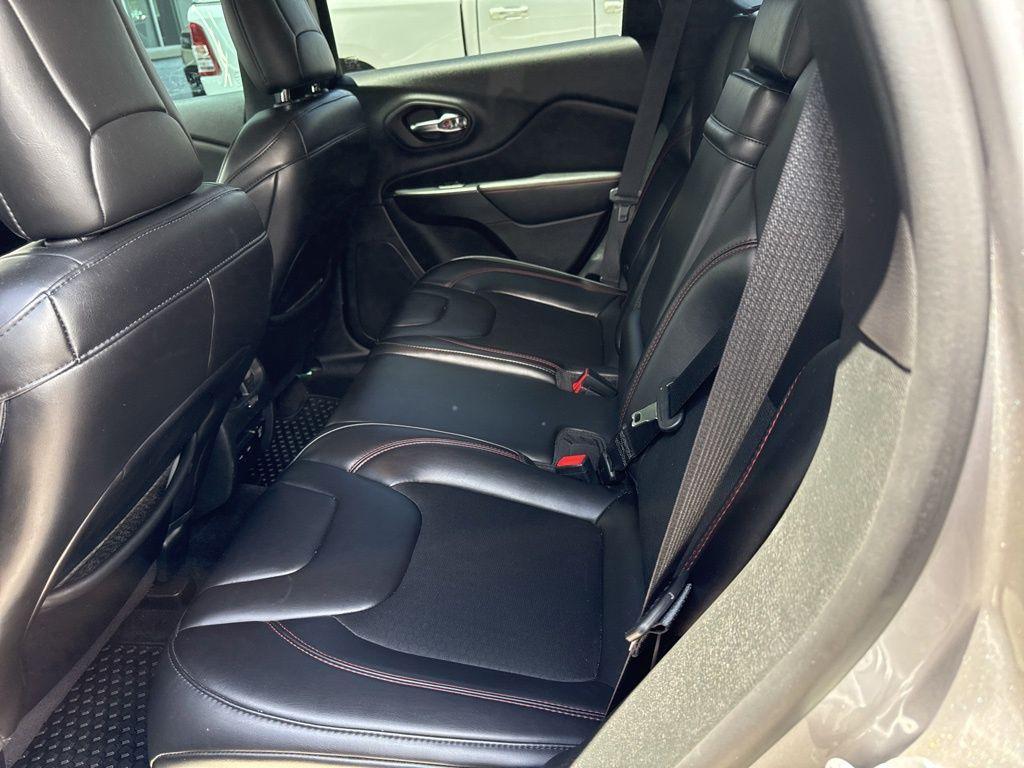 used 2019 Jeep Cherokee car, priced at $14,865