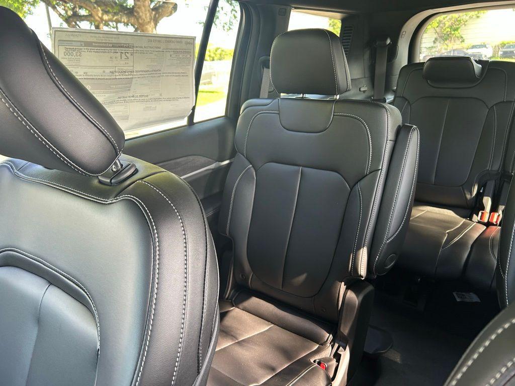new 2025 Jeep Grand Cherokee L car, priced at $42,588