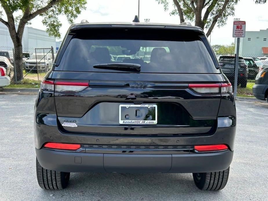 new 2024 Jeep Grand Cherokee car, priced at $43,018