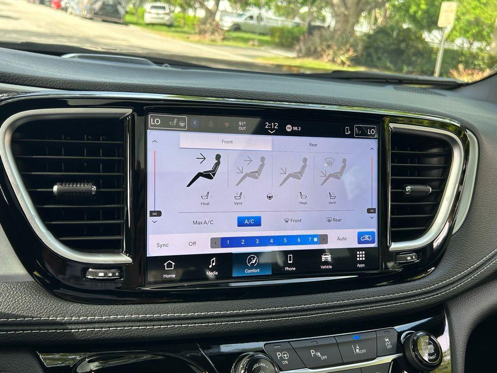 new 2025 Chrysler Pacifica Hybrid car, priced at $50,752