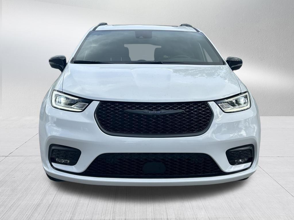 new 2025 Chrysler Pacifica Hybrid car, priced at $50,752