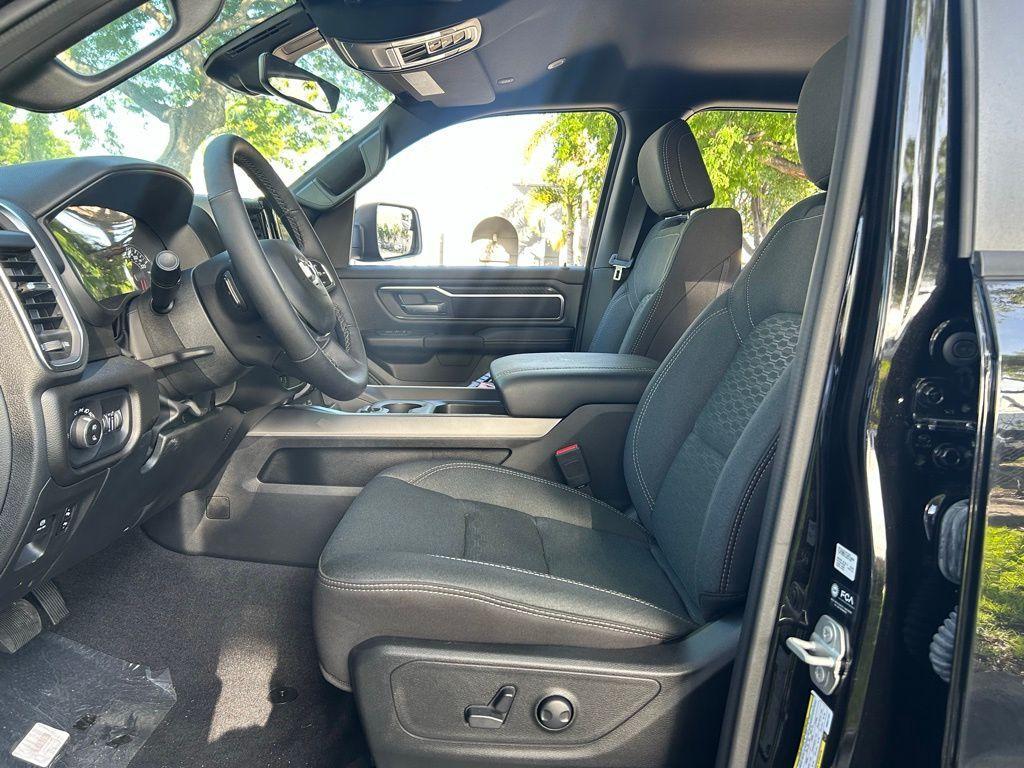 new 2025 Ram 1500 car, priced at $45,683