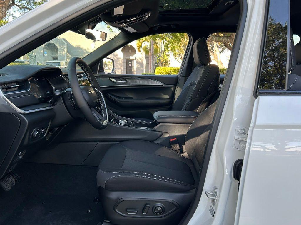 new 2025 Jeep Grand Cherokee L car, priced at $34,792