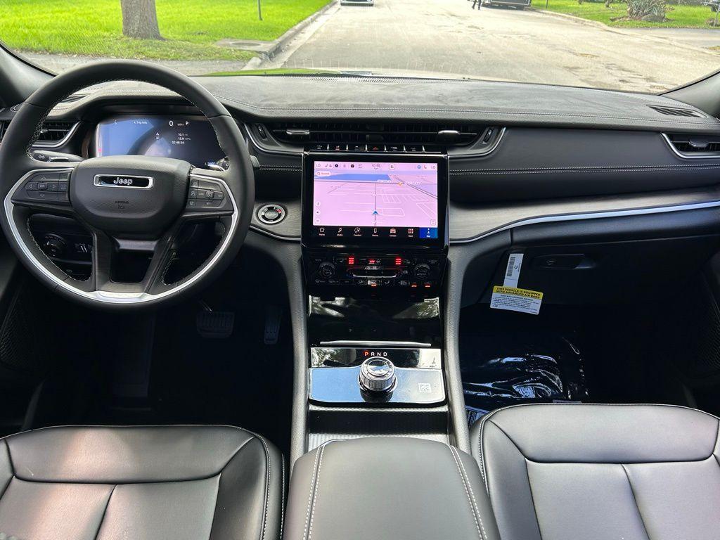 new 2025 Jeep Grand Cherokee car, priced at $39,148