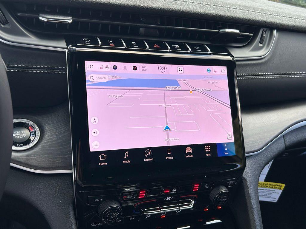 new 2025 Jeep Grand Cherokee car, priced at $39,148