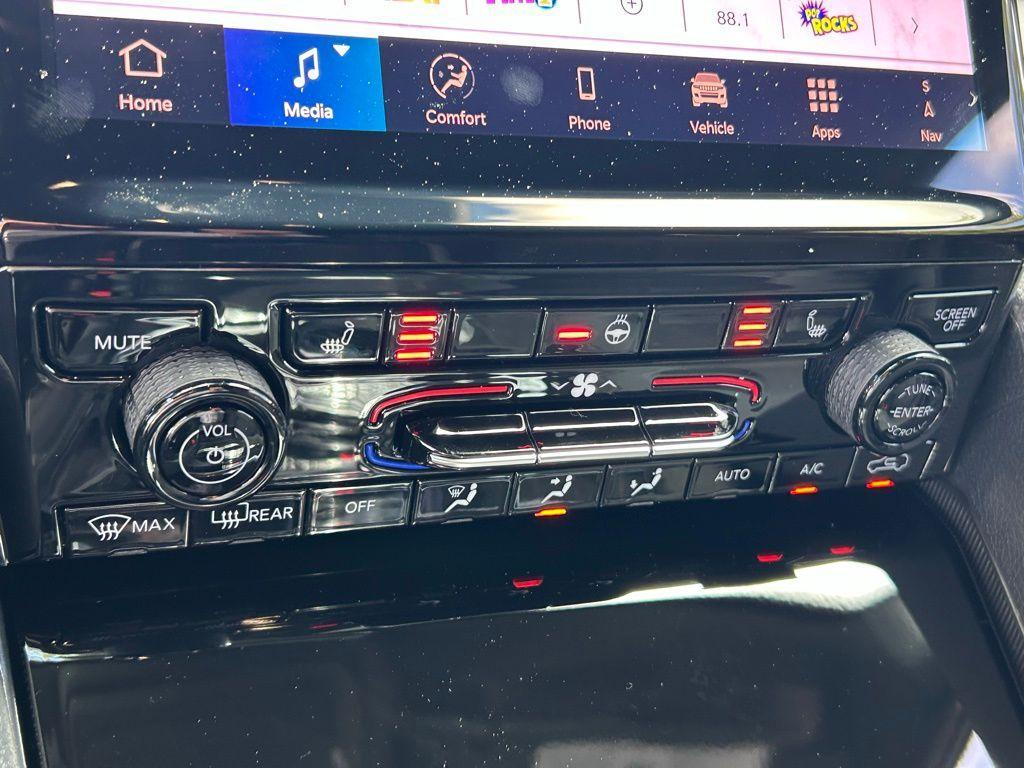 new 2025 Jeep Grand Cherokee car, priced at $39,148