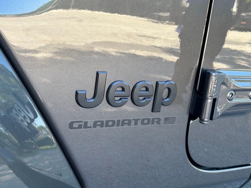new 2025 Jeep Gladiator car, priced at $45,947