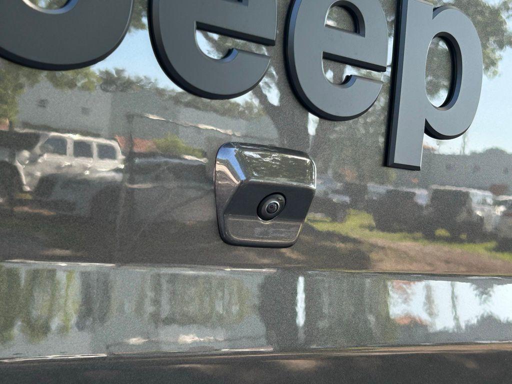 new 2025 Jeep Gladiator car, priced at $45,947
