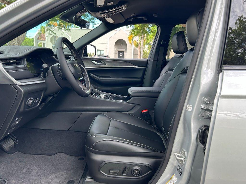 new 2025 Jeep Grand Cherokee L car, priced at $41,200