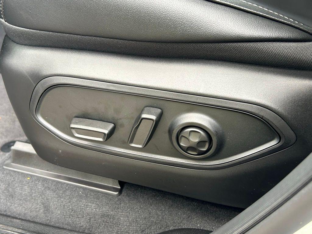 new 2025 Jeep Grand Cherokee L car, priced at $41,200